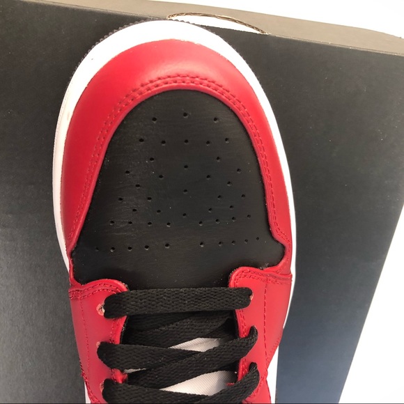 COPY - Air Jordan 1 Chicago Black Toe Size 9 - Picture 5 of 5